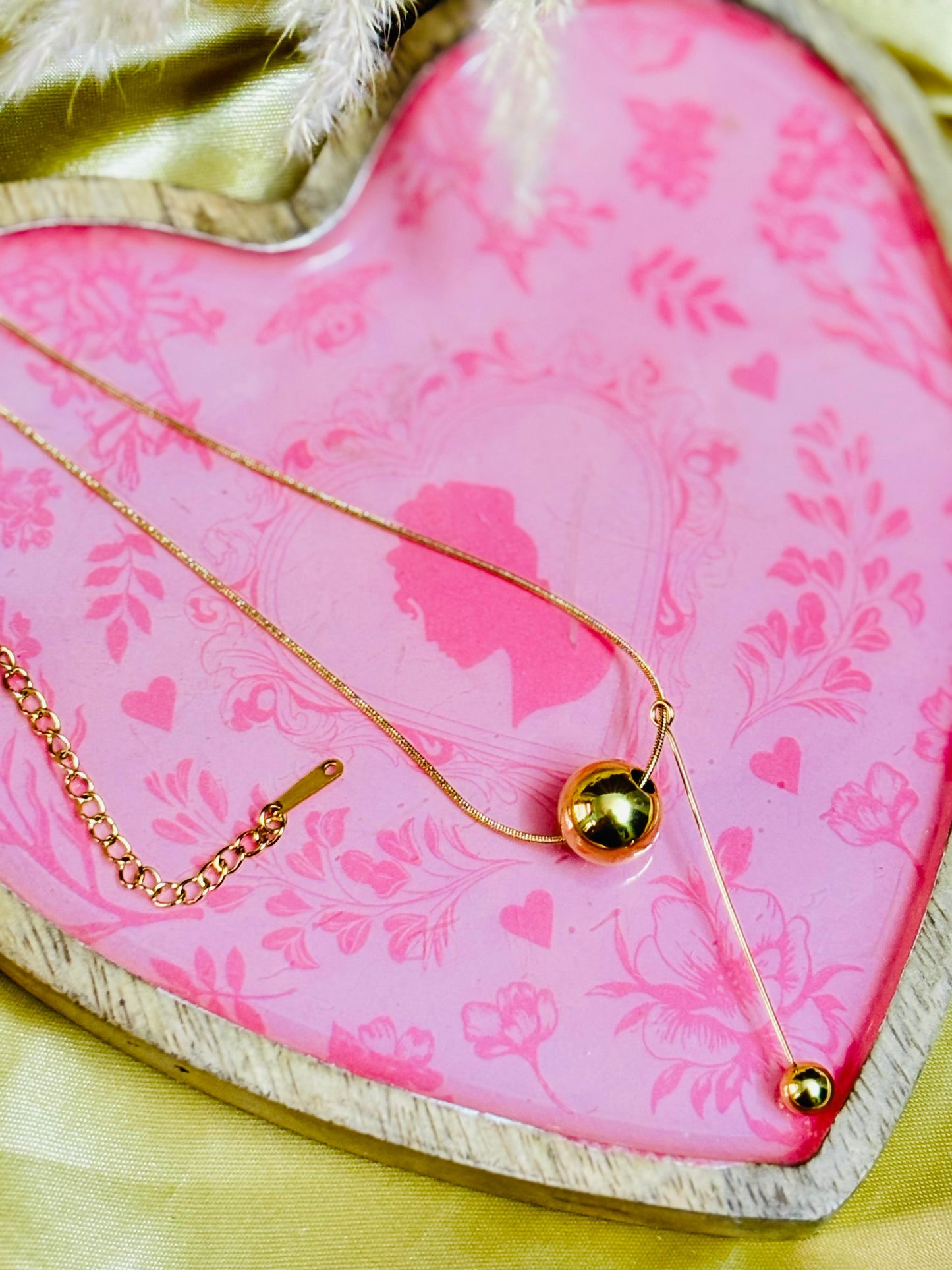 Elegant Double-Layered Circle Pendant Chain