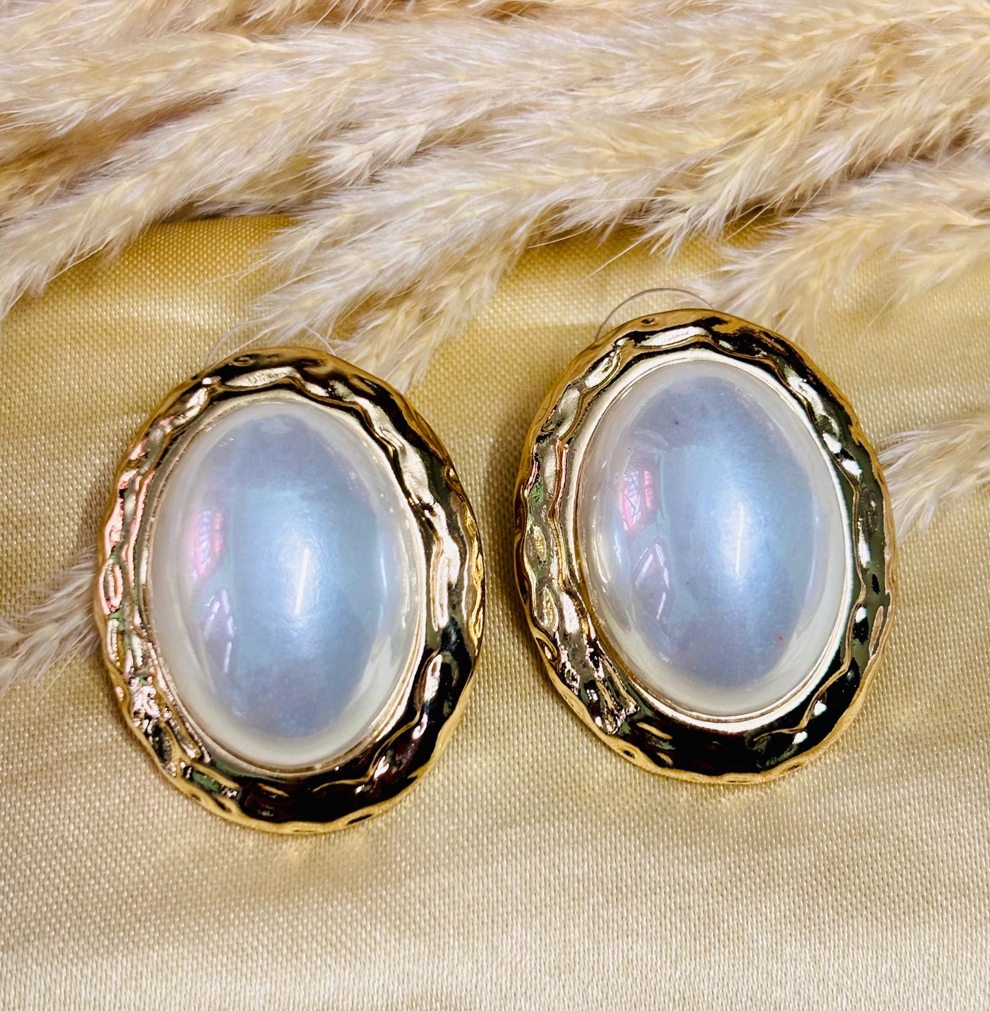 Imperial Oval Pearl Elegance in Gold Earrings