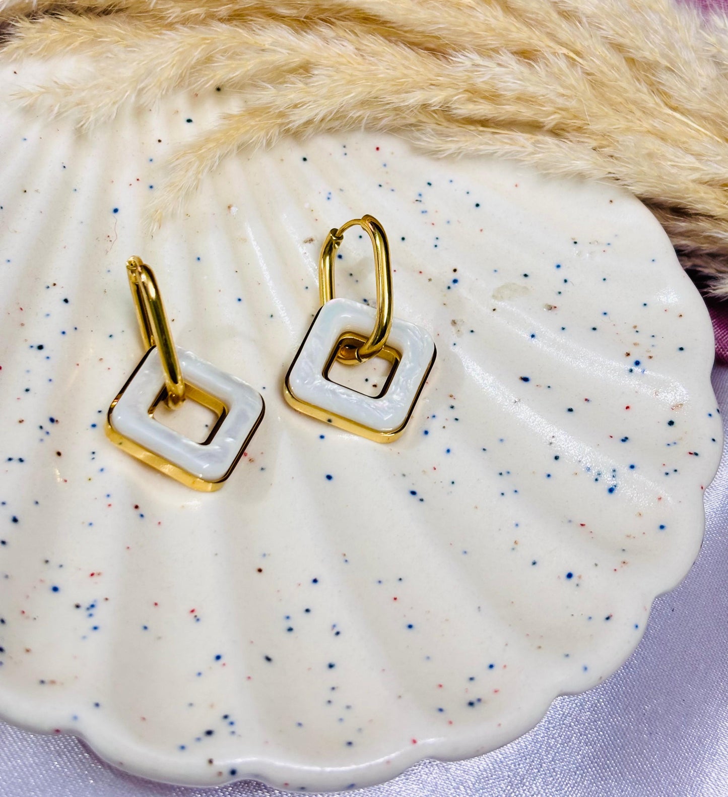 Dual-Style Raisin Tops