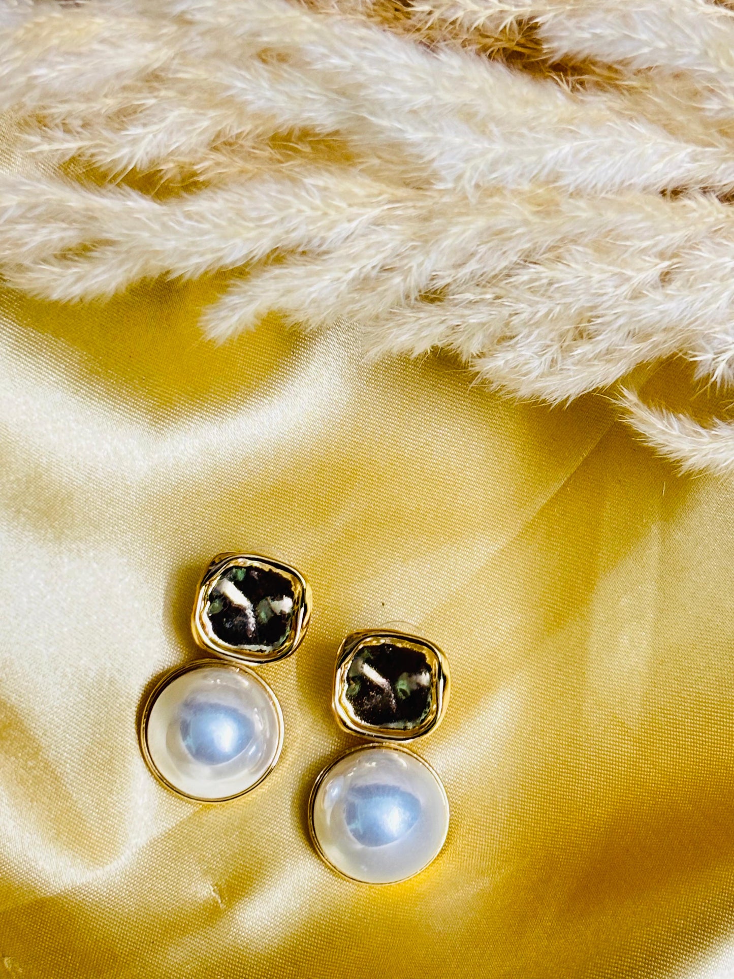 Radiance Shield Pearls Earrings