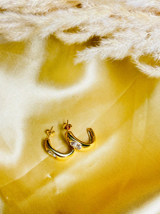 Luna Gleam Gold Earrings