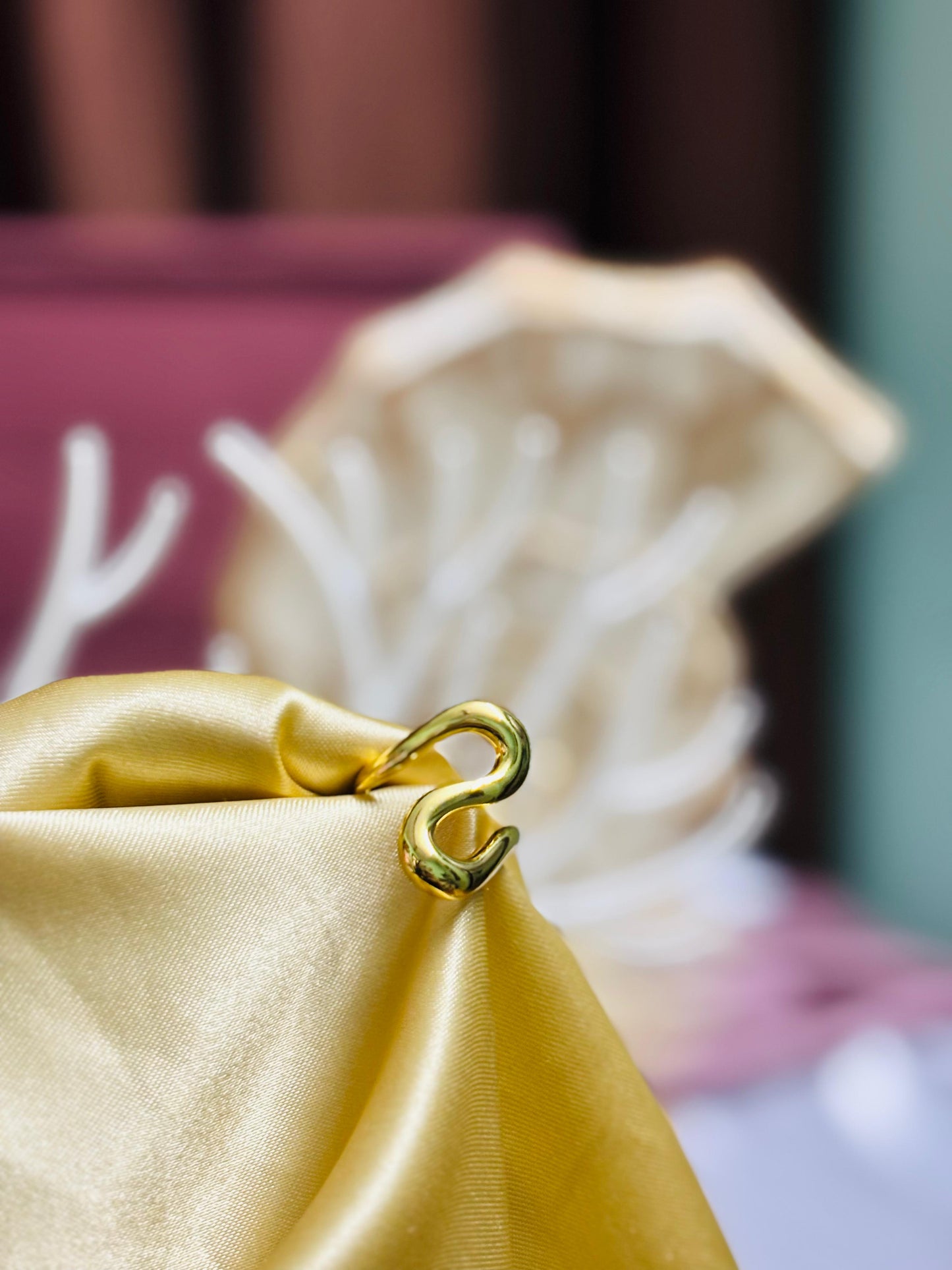 Adjustable Golden Sway Ring