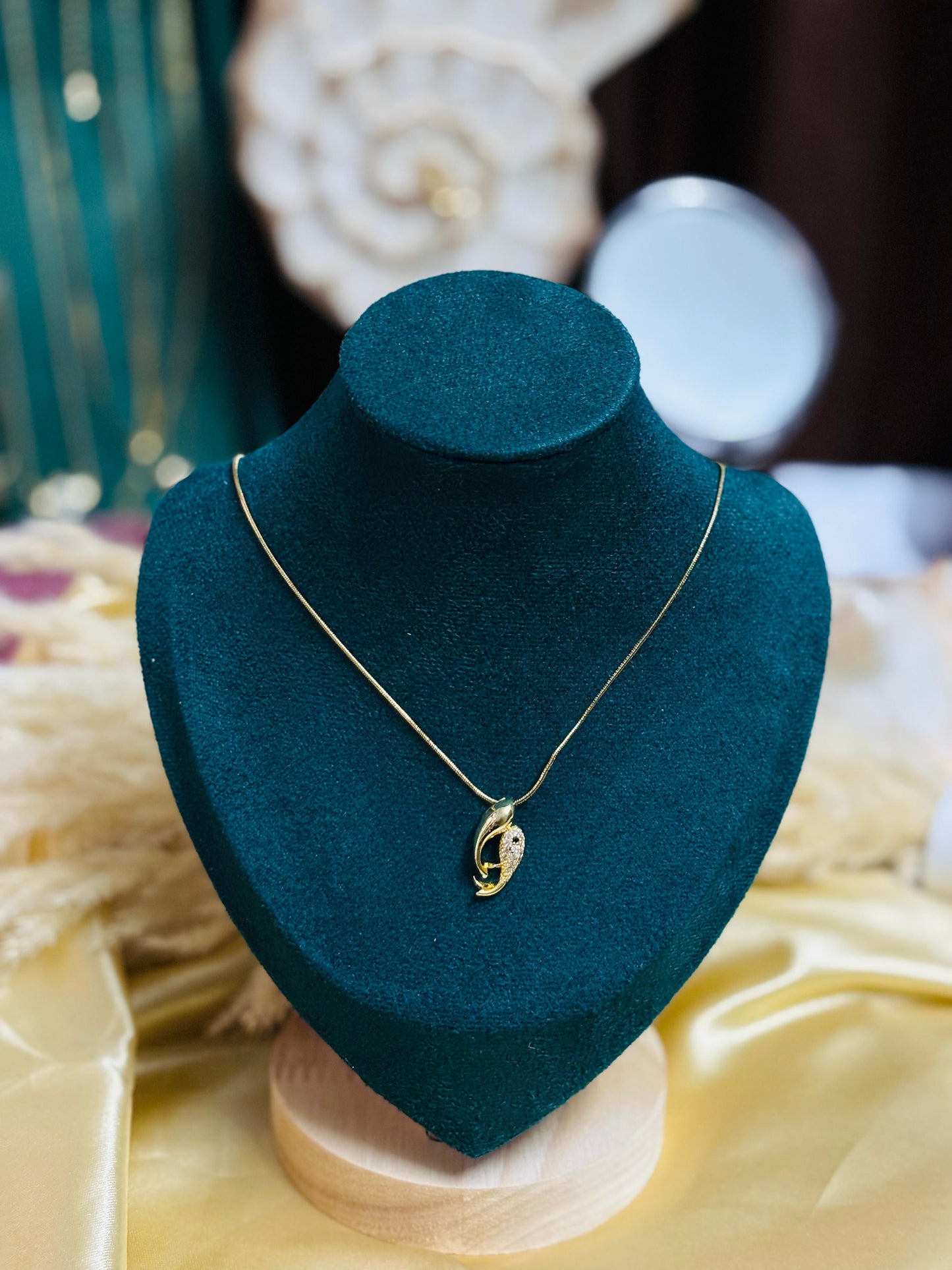 Elegant Couple Fish Pendant Chain