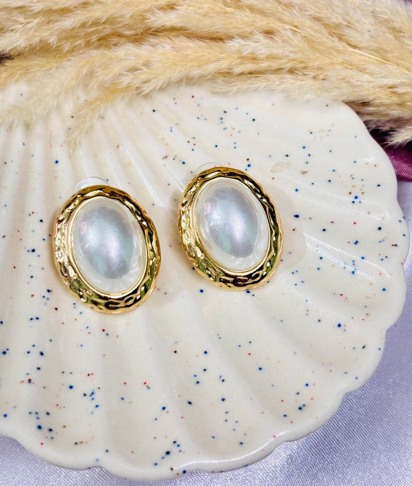 Imperial Oval Pearl Elegance in Gold Earrings