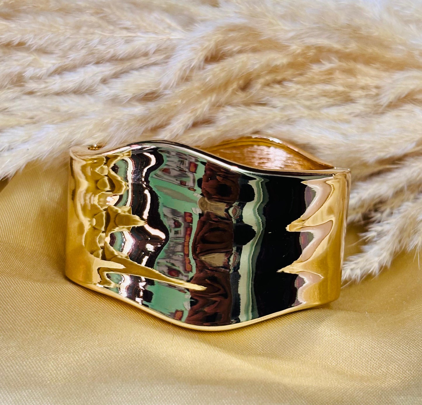 Tidal Flow Hand Cuff