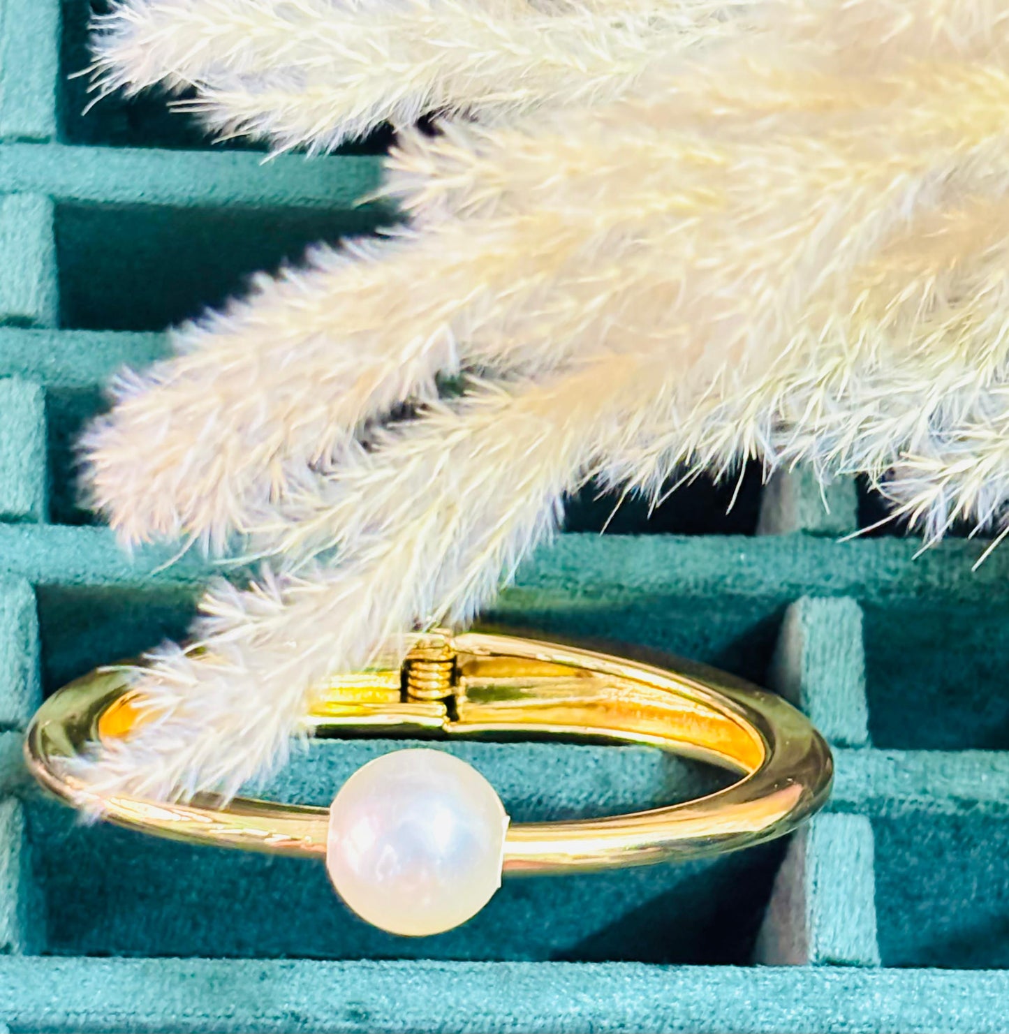 Luminous Pearl Majesty Bracelet