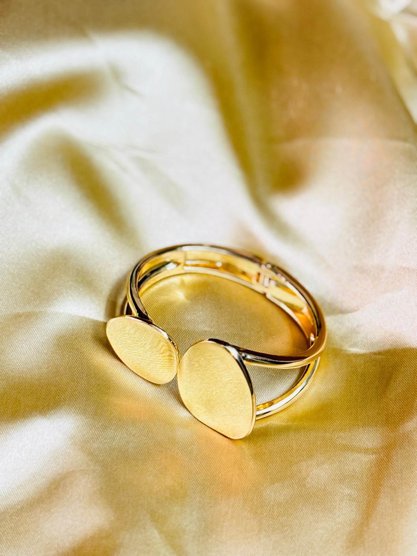 Artisan Embrace Cuff