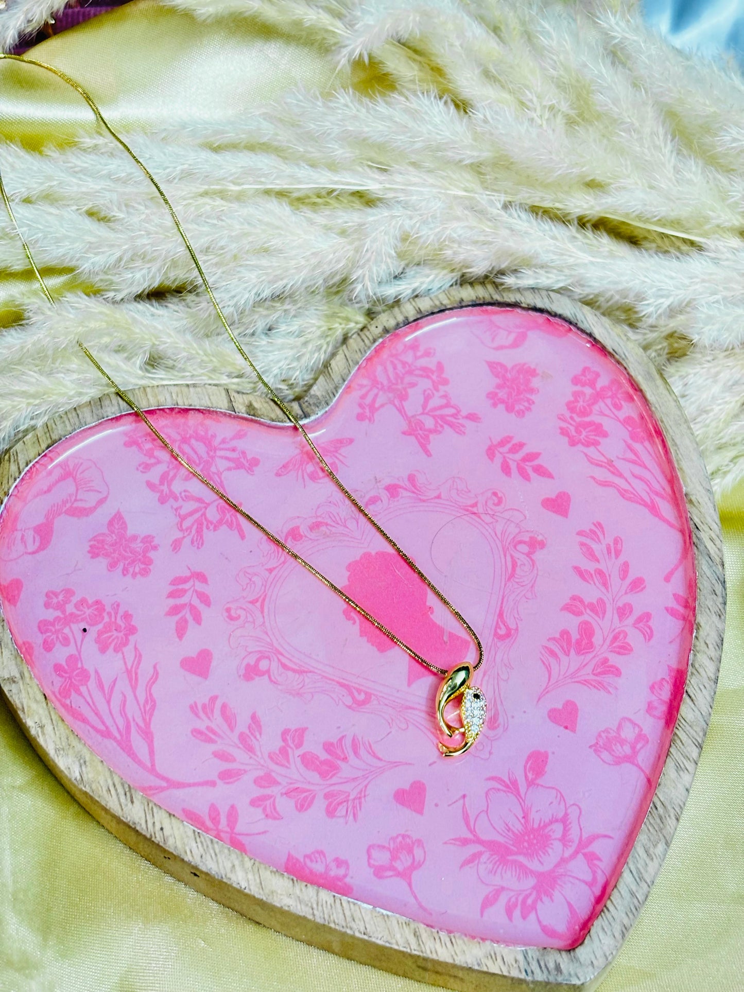 Elegant Couple Fish Pendant Chain