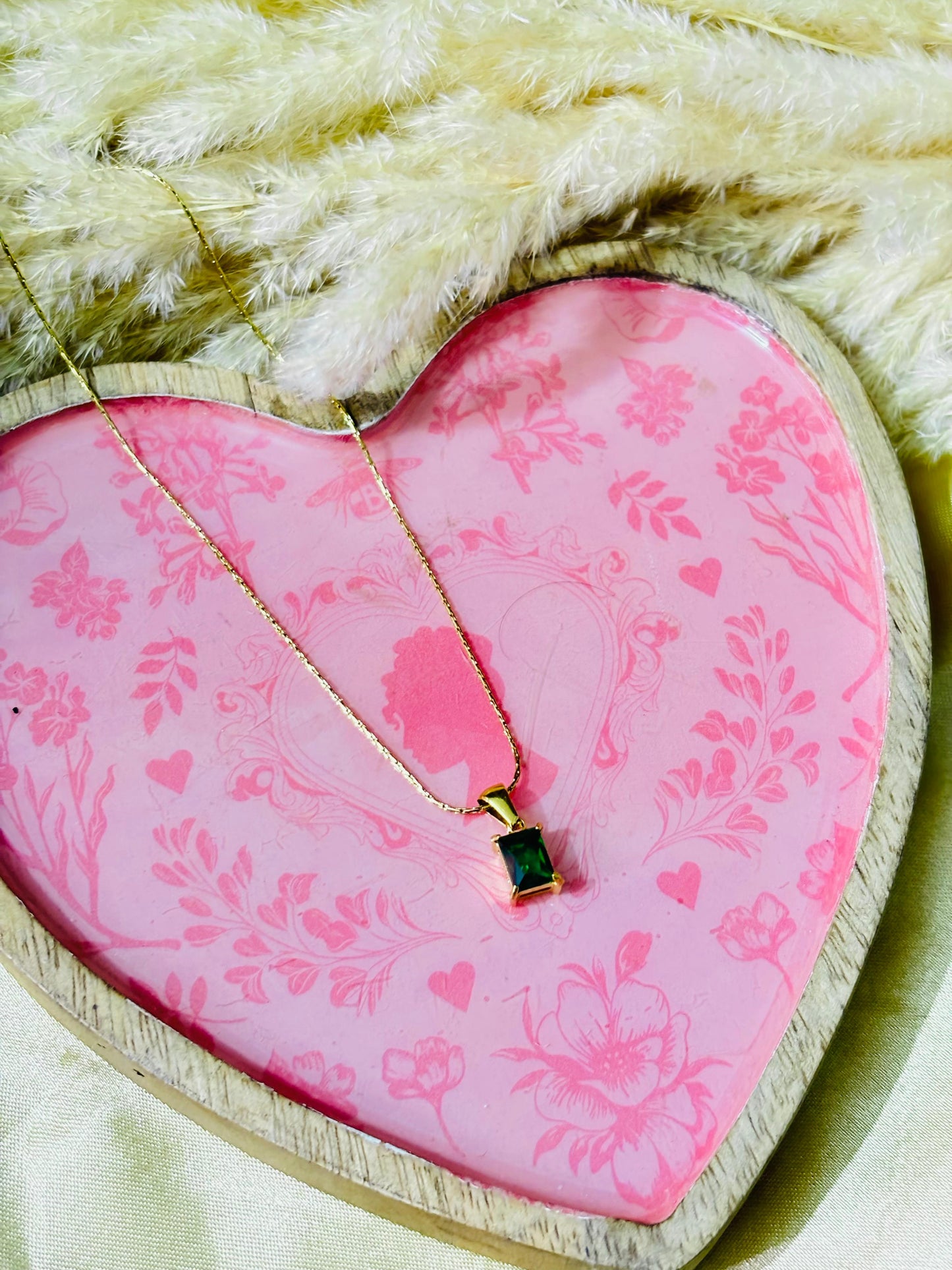 Emerald Elegance Pendant Chain