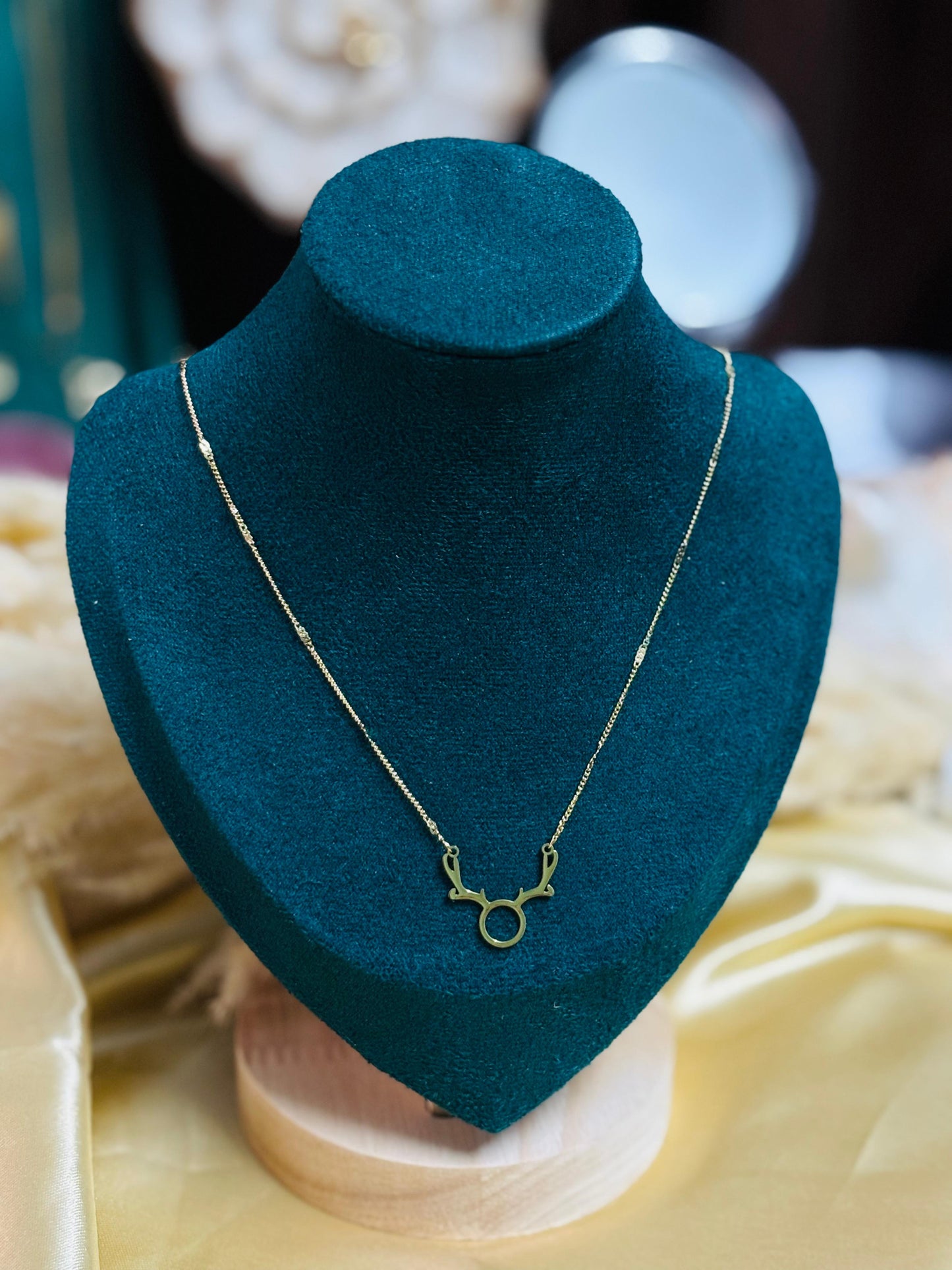Elegant Dear Horn Pendant Chain
